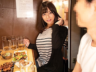 大きな乳のきれいな女☆　ナンパされて若い男と夫がいるのに生ハメを楽しんで乱れあうことになる