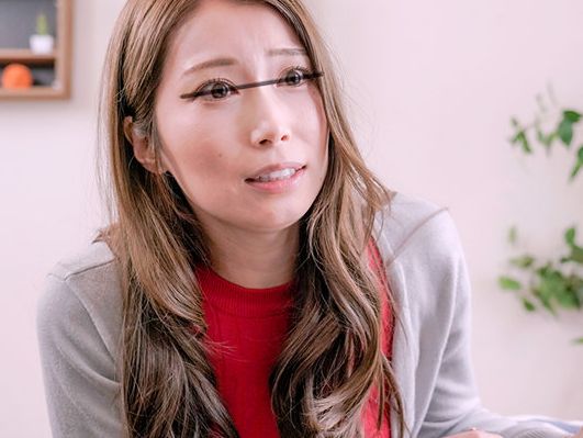 美乳なきれいな人妻が息子に抱かれながらスケベにハッスルしてけいれんをしながら乱れることになる